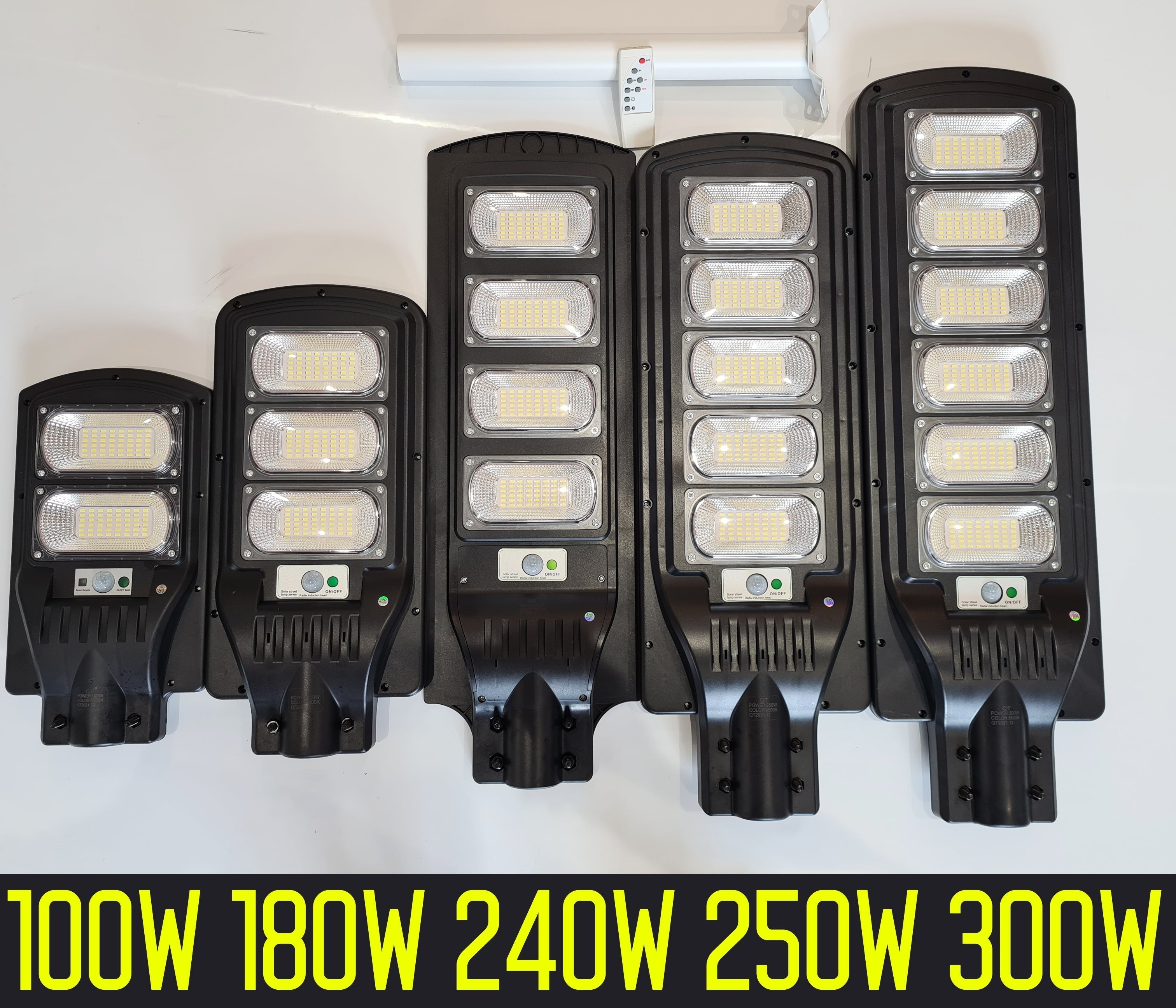 Lampa Solara Stradala Jortan 300W, Telecomanda + Picior Metalic incluse