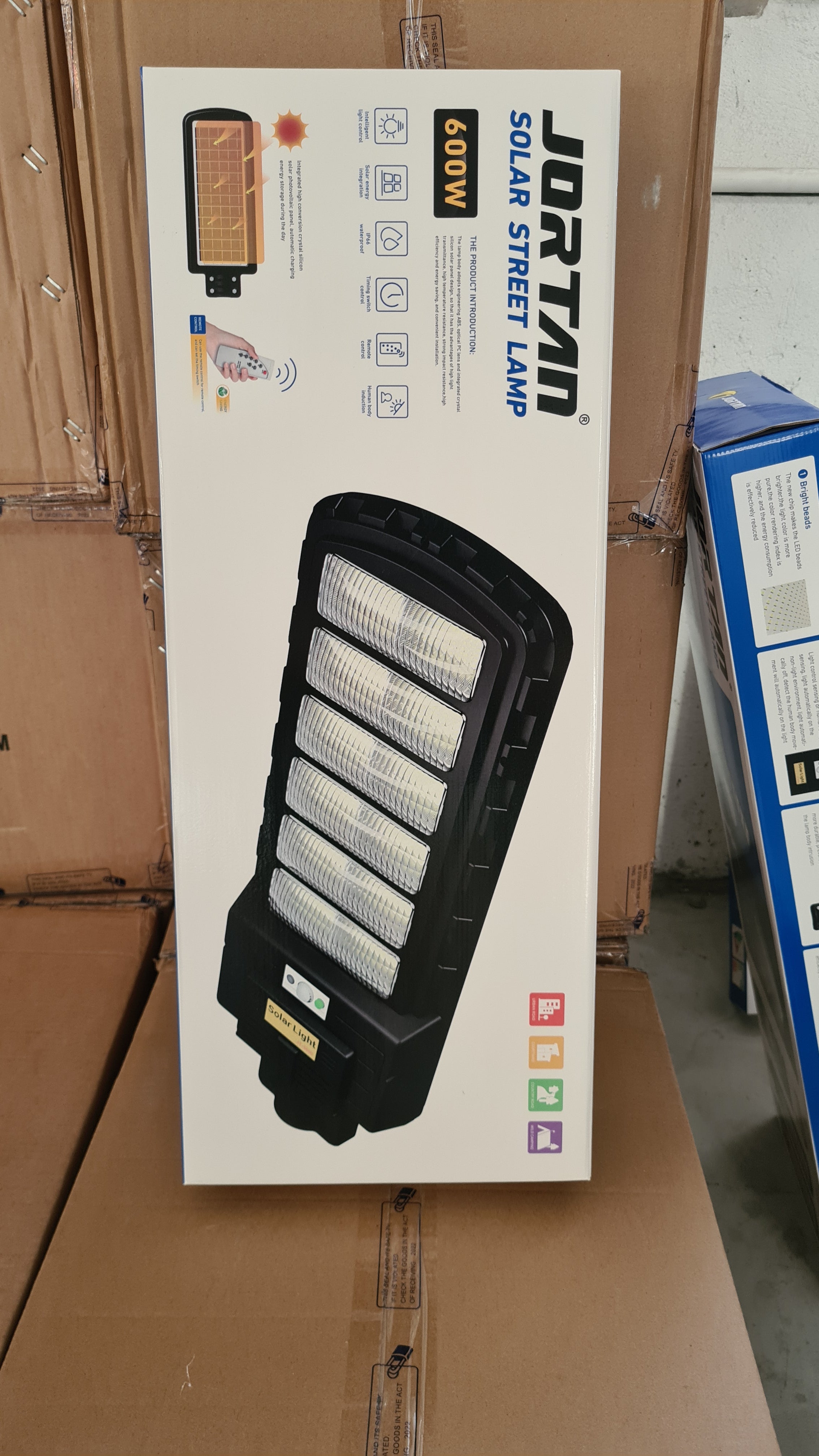 Lampa Solara 400W/300W/200W Stradala cu Telecomanda si Picior Metalic, Senzor Crepuscular,